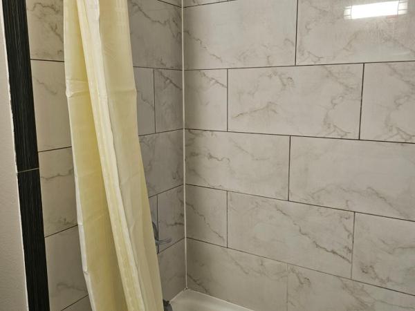 Motel 6 Houston, TX - Hwy 249 and Fallbrook : photo 7 de la chambre chambre lit king-size deluxe - non-fumeurs