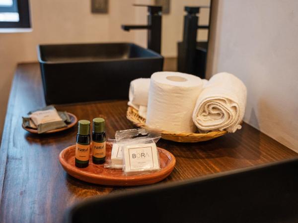 Bora Boutique - Adults Only : photo 6 de la chambre suite avec terrasse 