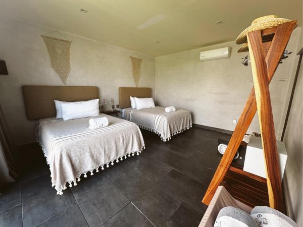 Bora Boutique - Adults Only : photo 1 de la chambre chambre lits jumeaux avec terrasse