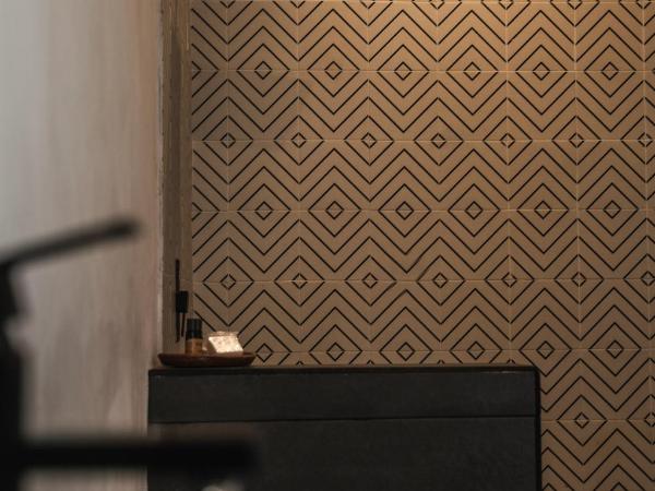 Bora Boutique - Adults Only : photo 6 de la chambre chambre lits jumeaux avec terrasse