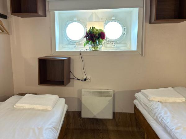 Den Röda Båten : photo 3 de la chambre cabine sur bateau (2 adultes)