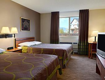 Super 8 by Wyndham Colorado Springs Airport : photo 1 de la chambre chambre 2 lits queen-size - non-fumeurs