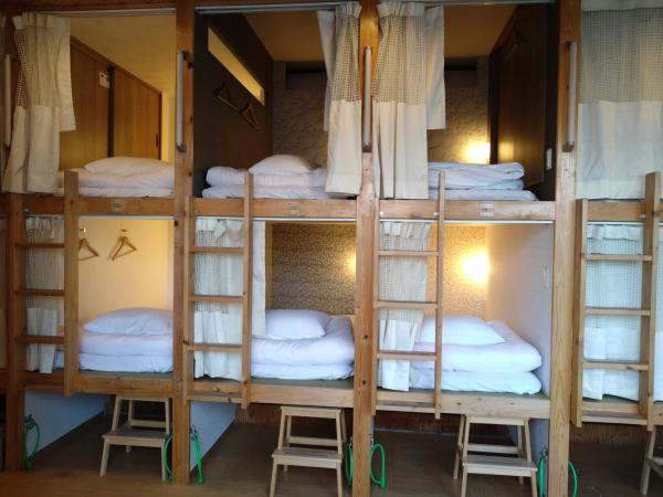 Cafe&Hostel きみといちご : photo 3 de la chambre lit superposé dans dortoir mixte