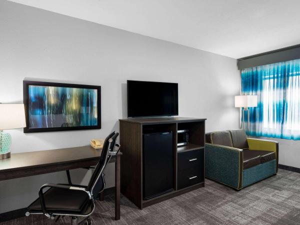 La Quinta Inn by Wyndham Indianapolis Airport Executive Dr : photo 3 de la chambre suite studio avec 2 lits queen-size - non-fumeurs