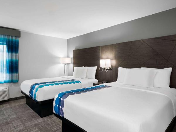 La Quinta Inn by Wyndham Indianapolis Airport Executive Dr : photo 1 de la chambre chambre deluxe avec 2 lits queen-size - non-fumeurs