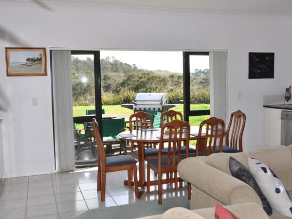 Okura River Estate Getaway : photo 2 de la chambre maison de vacances