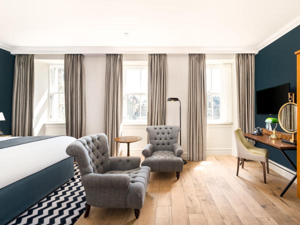 Hotel Indigo - Edinburgh - Princes Street, an IHG Hotel : photo 6 de la chambre suite queen avec vue sur la ville