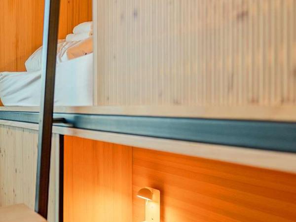 Silo Design & Boutique Hostel Basel : photo 4 de la chambre lit dans un dortoir de 4 lits