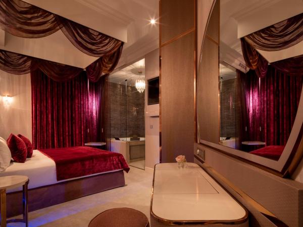 Paris j'Adore Hotel & Spa : photo 4 de la chambre hébergement deluxe précieux avec jacuzzi