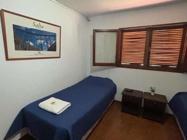 HOSTAL TILIAN : photo 3 de la chambre lit simple en dortoir