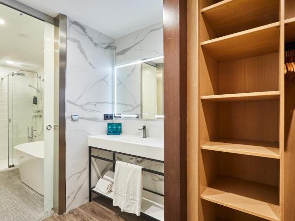 Silken Puerta Valencia : photo 10 de la chambre suite présidentielle avec jacuzzi