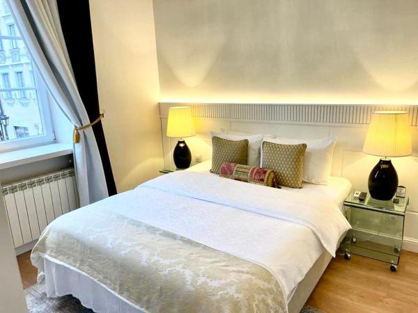 Luxury Apartments MONDRIAN Market Square III : photo 9 de la chambre suite exécutive de luxe - vue sur place du marché 