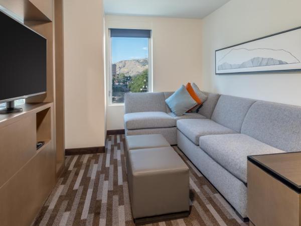 Hyatt House Salt Lake City Downtown : photo 4 de la chambre studio lit king-size avec cuisine