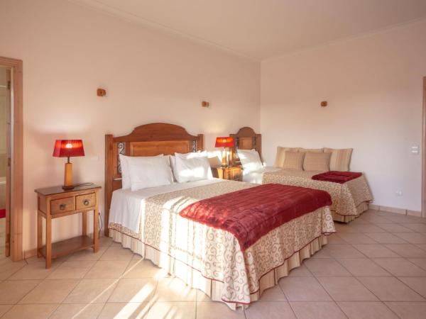 Al Meida Guesthouse : photo 1 de la chambre chambre triple deluxe