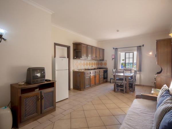 Al Meida Guesthouse : photo 1 de la chambre studio familial