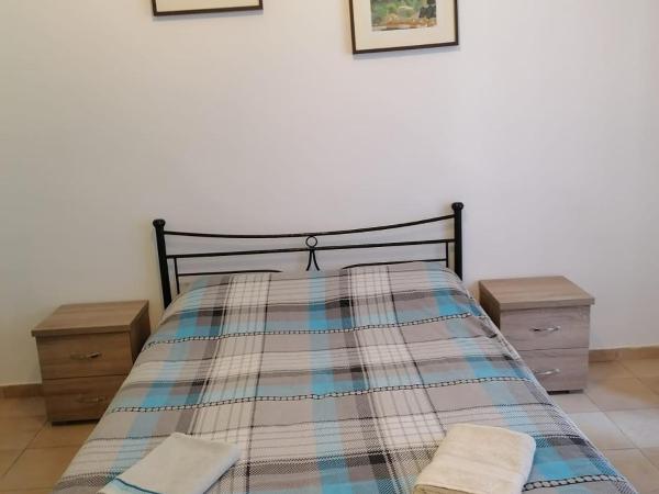 Pilika4 : photo 1 de la chambre chambre double avec salle de bains commune