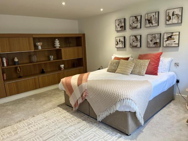 Beachcliff Rooms & Apartments : photo 1 de la chambre suite lit king-size