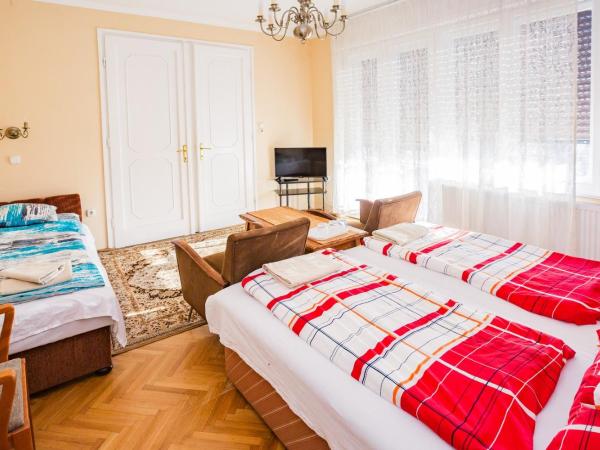 Mohacsi Guesthouse : photo 1 de la chambre chambre triple