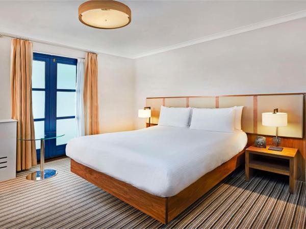 DoubleTree by Hilton London - Docklands Riverside : photo 1 de la chambre chambre familiale 2 chambres