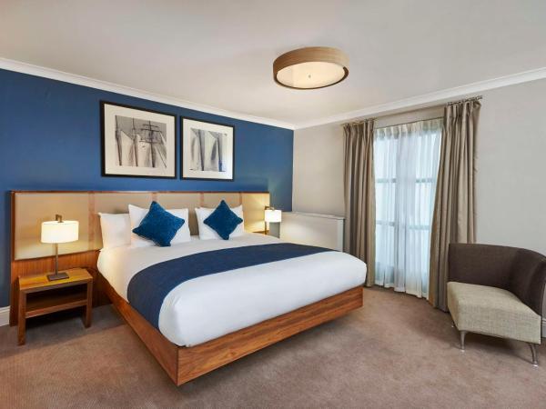 DoubleTree by Hilton London - Docklands Riverside : photo 3 de la chambre suite 2 chambres avec balcon - vue sur rivière 