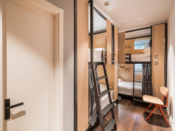 Joy Hongqiao Airport and Railway Hotel : photo 2 de la chambre lit dans dortoir pour hommes de 4 lits