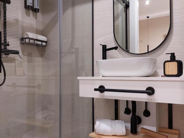 Pensión Cabezas Oviedo : photo 10 de la chambre chambre simple avec salle de bains privative