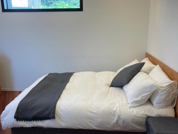 Space in Blackstone : photo 6 de la chambre chambre lit king-size - vue sur montagne