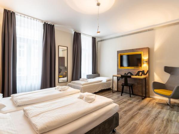 Hotel Westbahn : photo 1 de la chambre chambre triple supérieure