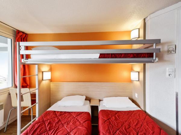 Premiere Classe Besancon Ecole Valentin : photo 3 de la chambre chambre triple (1 lit double et 1 lit simple)