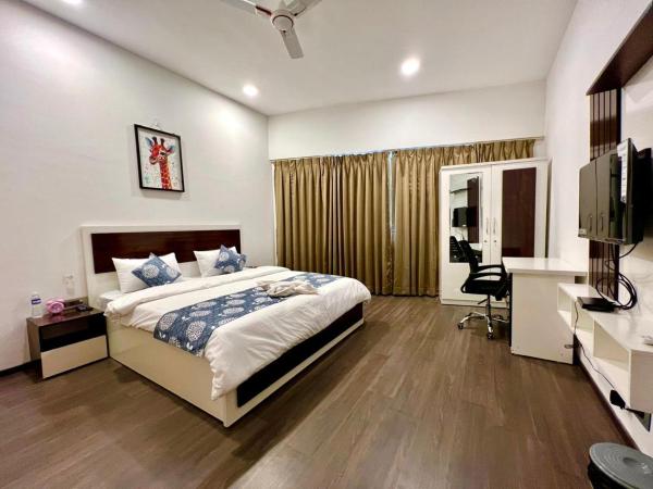 Seandee - Lush Private Rooms in Viman Nagar : photo 1 de la chambre chambre double avec salle de bains privative