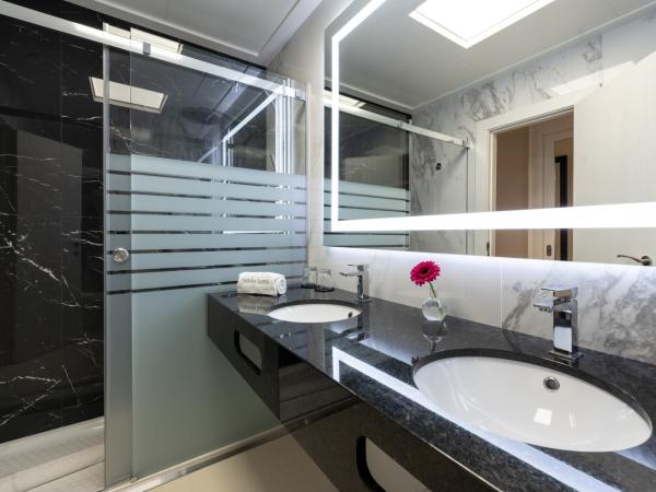 Hotel Saray : photo 10 de la chambre suite junior