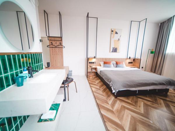 POSHPACKER·Chengdu Local Tea Hostel : photo 5 de la chambre chambre double deluxe avec salle de bains privative