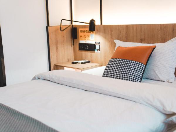 POSHPACKER·Chengdu Local Tea Hostel : photo 3 de la chambre chambre lits jumeaux standard avec salle de bains privative