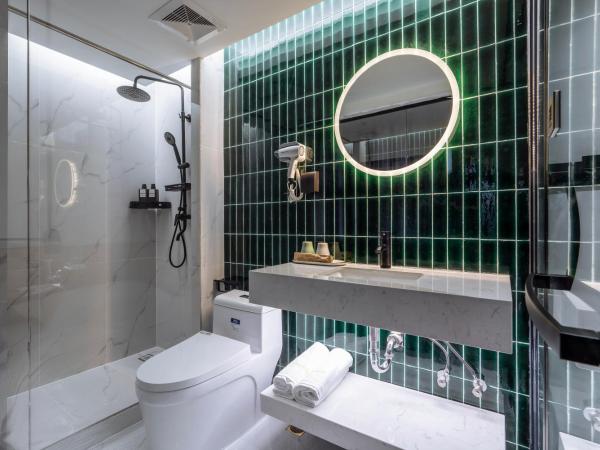 POSHPACKER·Chengdu Local Tea Hostel : photo 2 de la chambre chambre double deluxe avec salle de bains privative