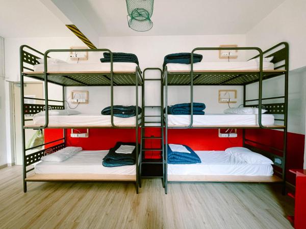 Ostello Bello Genova : photo 2 de la chambre lit dans dortoir 6 lits
