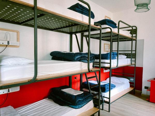 Ostello Bello Genova : photo 2 de la chambre dortoir mixte de 6 lits