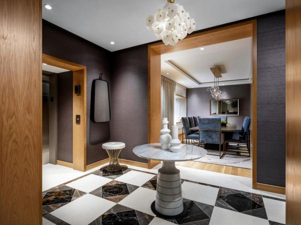 Fairmont The Queen Elizabeth : photo 4 de la chambre suite lit king-size royale ville marie avec salon gold