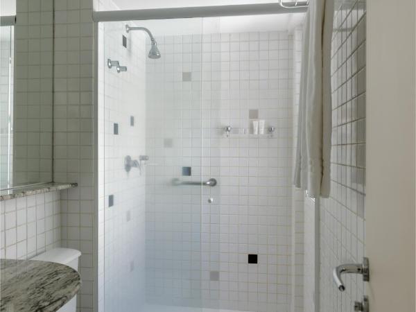 Promenade Palladium Leblon : photo 5 de la chambre chambre double de luxe - vue sur rue