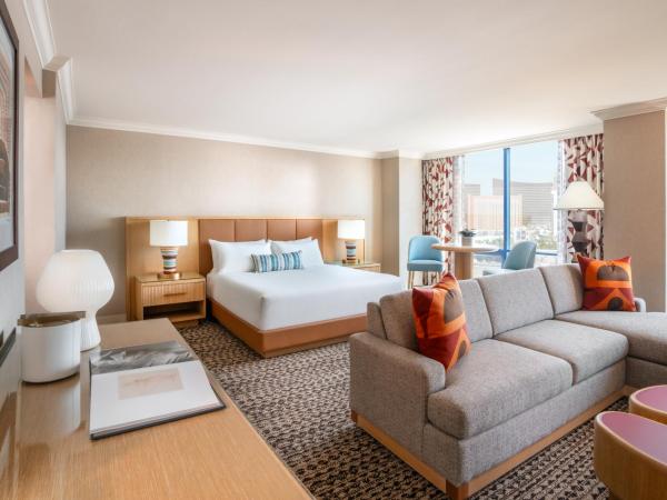 Rio Hotel & Casino : photo 1 de la chambre chambre lit king-size deluxe - vue sur strip - Étage supérieur