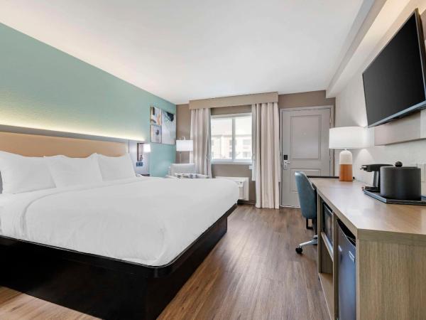 Comfort Inn Sea World Area : photo 8 de la chambre chambre lit king-size - accessible aux personnes à mobilité réduite/non-fumeurs