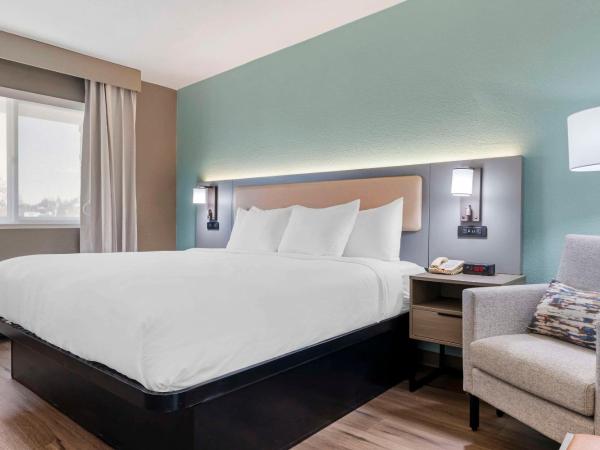 Comfort Inn Sea World Area : photo 6 de la chambre chambre lit king-size - accessible aux personnes à mobilité réduite/non-fumeurs