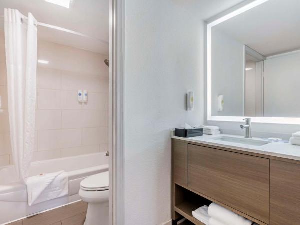 Comfort Inn Sea World Area : photo 3 de la chambre chambre lit king-size - non-fumeurs