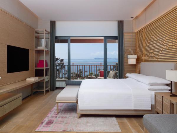 Shenzhen Marriott Hotel Golden Bay : photo 1 de la chambre grande chambre lit king-size - vue sur mer