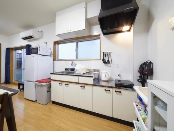 おやど紀伊国屋本石灰町 : photo 6 de la chambre chambre familiale avec baignoire