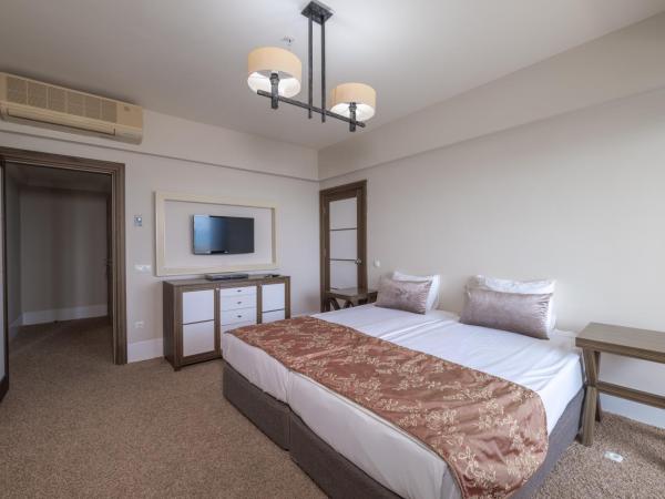 Crystal Family Resort & Spa - Ultimate All Inclusive : photo 3 de la chambre suite junior