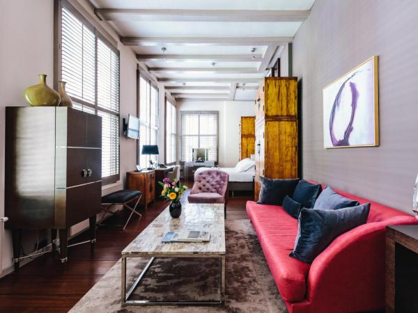 The Dylan Amsterdam - The Leading Hotels of the World : photo 1 de la chambre suite de luxe - vue sur jardin