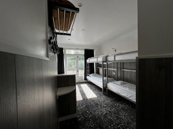 Budget Trianon Hotel : photo 1 de la chambre dortoir (6 adultes)