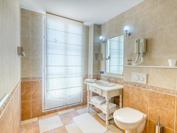Hotel d'Aragon : photo 3 de la chambre chambre double avec salle de bains privative