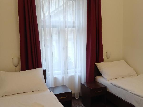 Old Prague House : photo 2 de la chambre chambre triple avec salle de bains commune