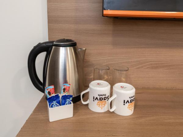 Saavi Hotel Medicity : photo 6 de la chambre chambre double avec balcon